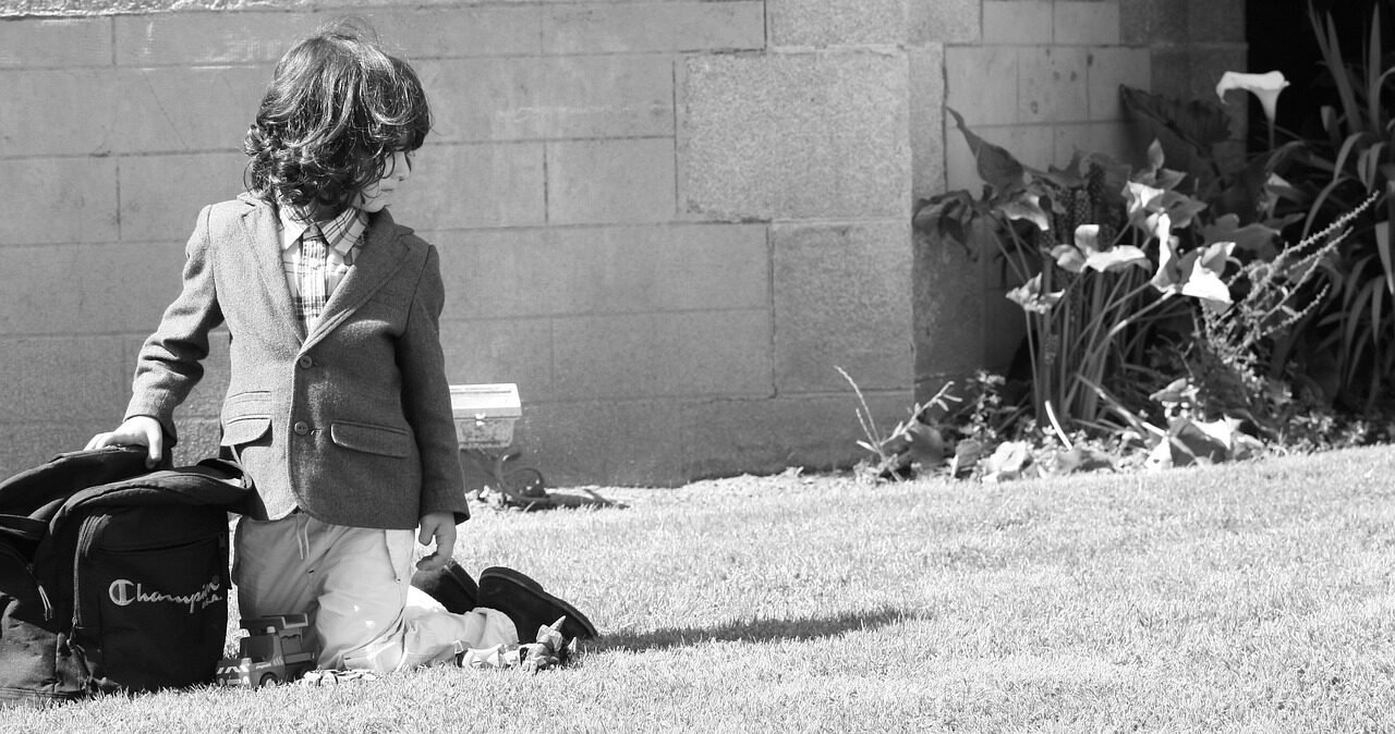 child, garden, lawn, solitude, nature, on the knees, grass, park, bag, outside, look for, black and white
