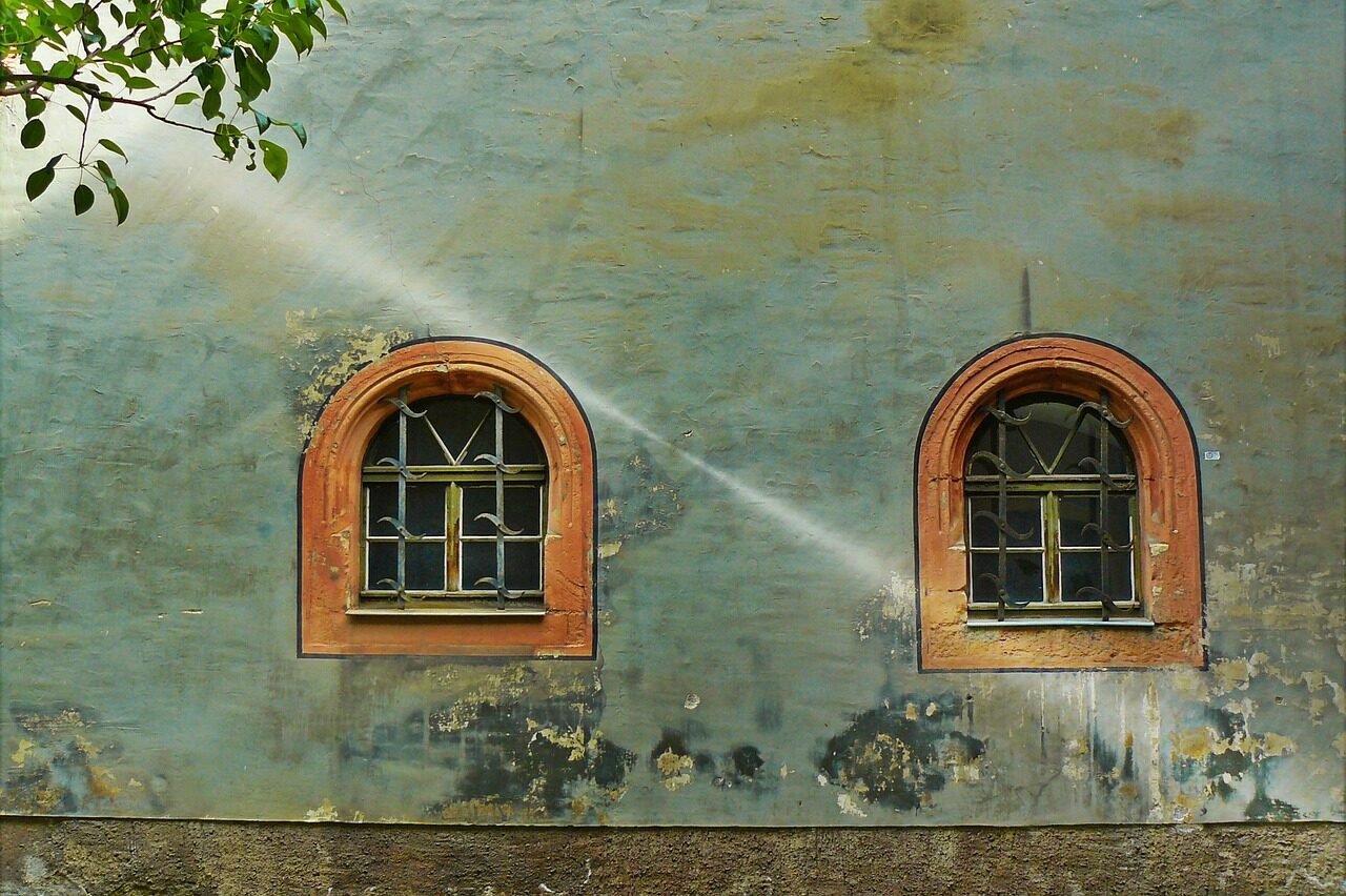 window, housewall, house facade, house front, facade, architecture, weathered, building, house, historic center, weimar, lattice windows, historical, old, grunge, to dye, color flaking, peel off, masonry, lichtspiel, incidence of light, beam of light, germany, window, window, window, window, window, house, house, house