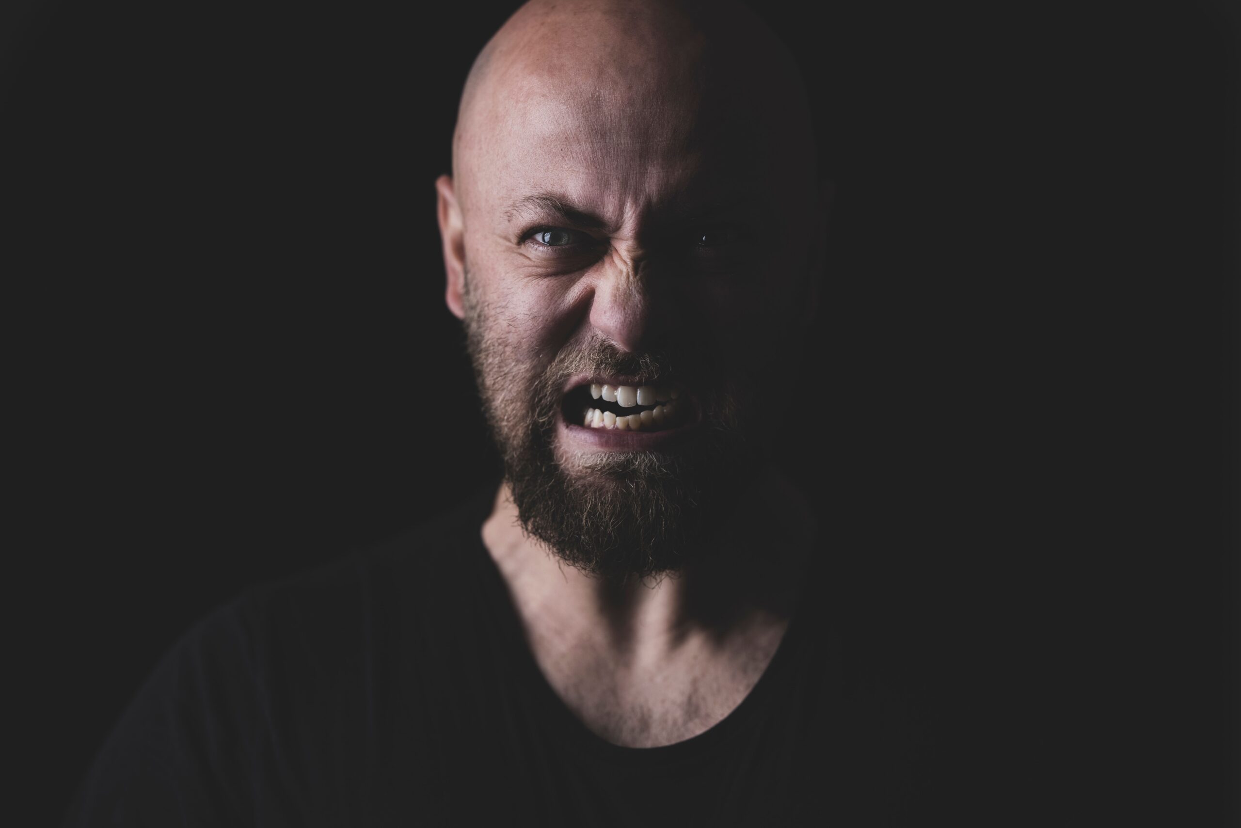 Rekao je da ga je sramota njegove žene, ali njega je sustigla istina pred punom salom